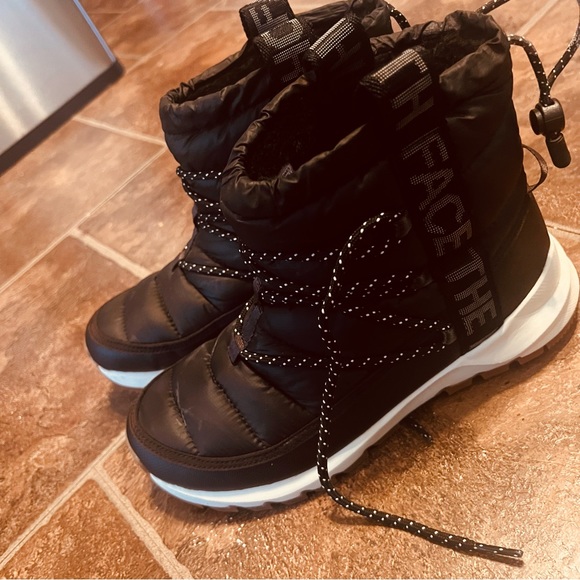 Northface Booties Size 8 - Picture 1 of 5